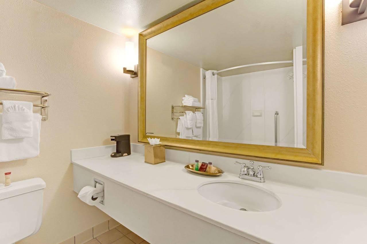 Delta Hotels By Marriott Denver Thornton Northglenn Dış mekan fotoğraf